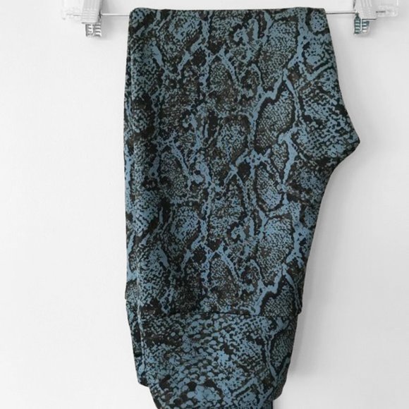 🛍 2 for $25! 🛍 🎬✨NWD - Blue Steel 'Snakeskin' Printed Leggings - Picture 3 of 8